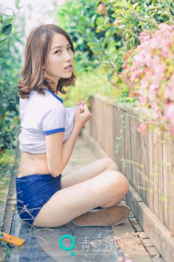 《山本杏里》